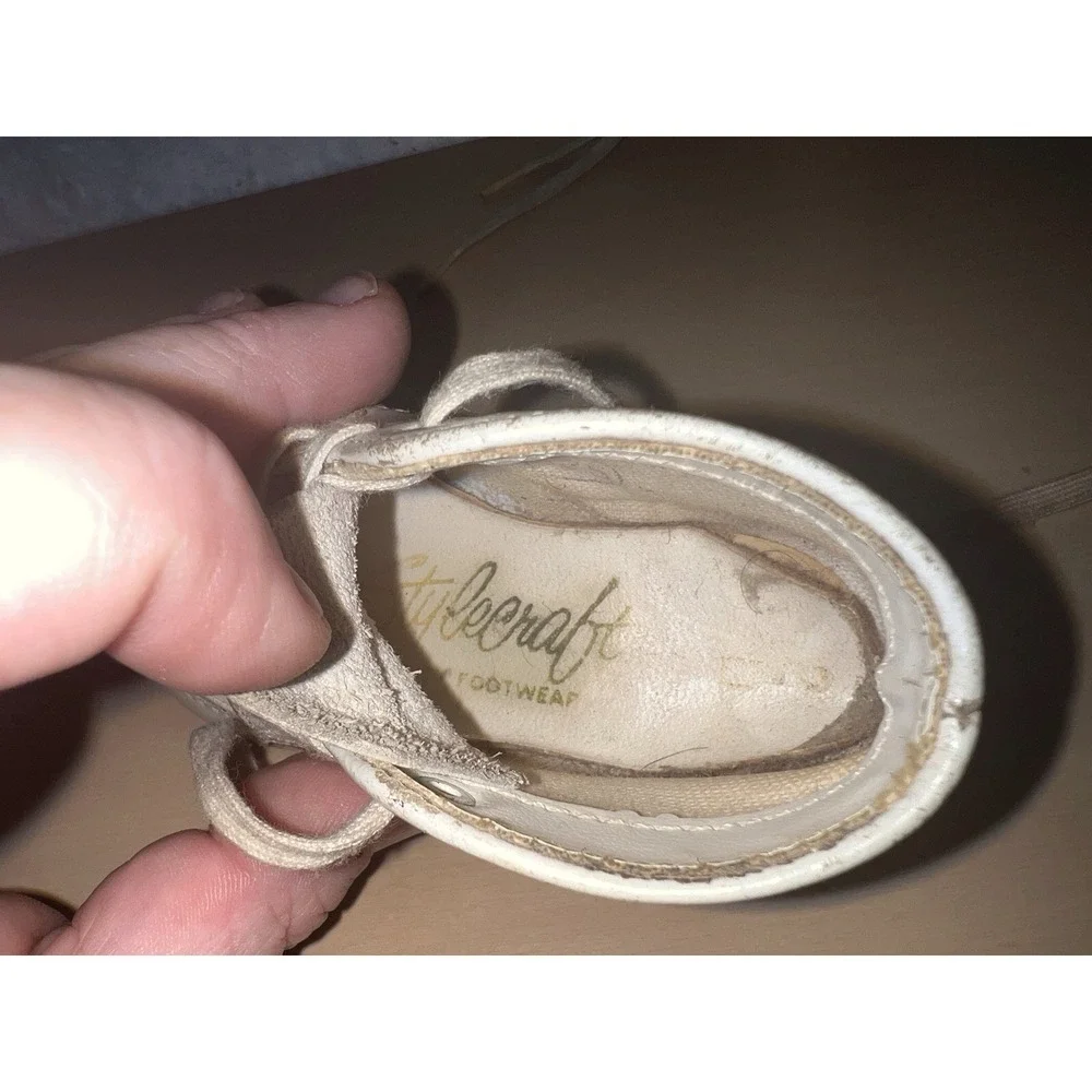 Vintage Stilecraft White Leather Baby Shoes Size 2 Lace-Up Hard Sole